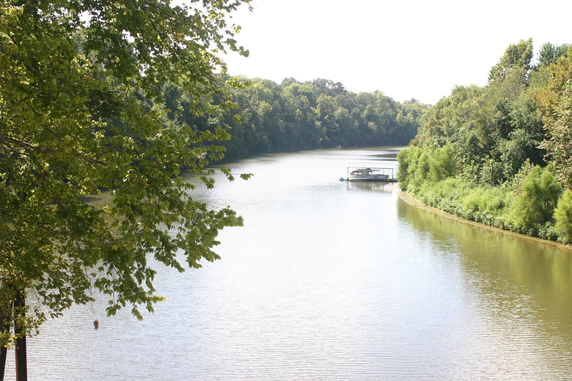 Boat on the Tombigbee River